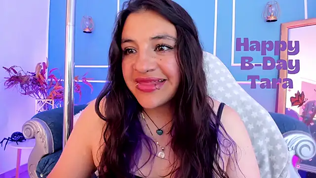 TaraTaylorr's Live XXX Chat