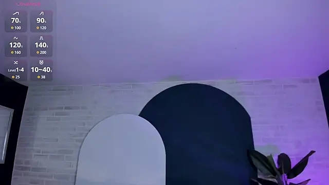 NiaHolland's Live XXX Chat