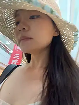 xiaochengzi505 Adlı Modelin Canlı XXX Sohbeti
