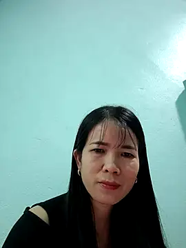 Geelio-playsx24's Live XXX Chat