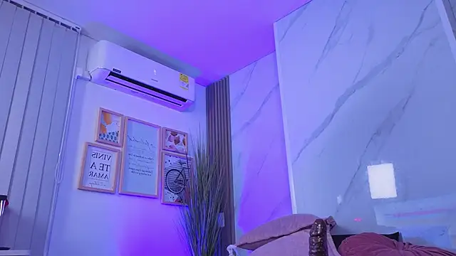 Chlooee__: απευθείας συνομιλία ΧΧΧ