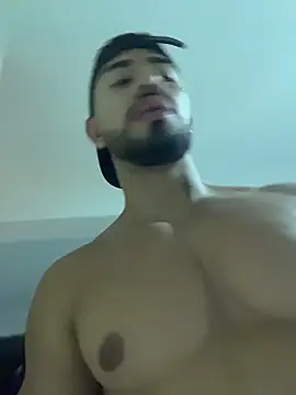 Chatroom XXX en direct de Ezzio_Scolaro