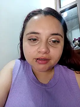 CURVY-HORNY Obrolan Langsung XXX