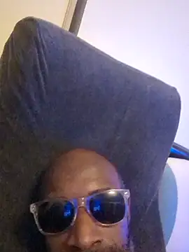 Bulgemaster001's Webcam Show