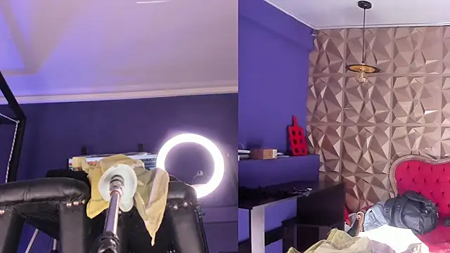 Charlotte_Bms7 Show in webcam