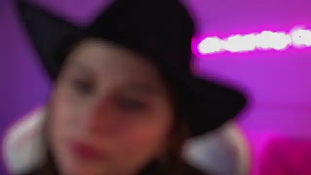 Chat +18 de DianaVert ao vivo