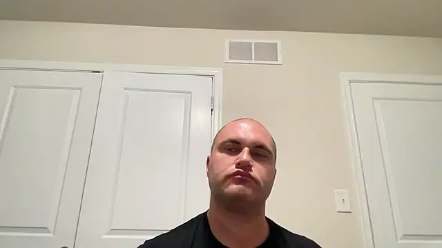 SluggishChase99 Show in webcam