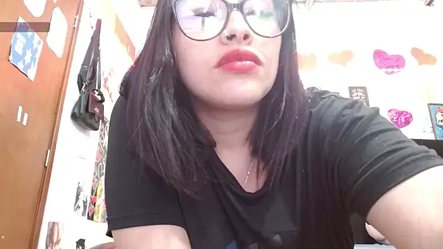 Chat +18 de Saray_extrovert_ ao vivo