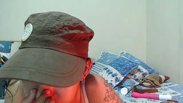 AlinaWoolf_ লাইভ XXX চ্যাট