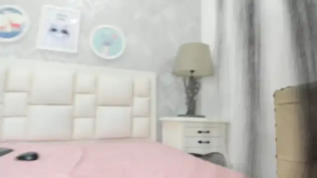Chat +18 de naia_cox ao vivo