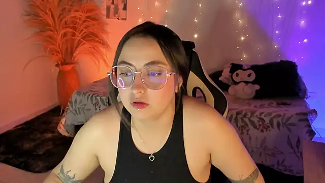 SarahCastro1_'s Live XXX Chat
