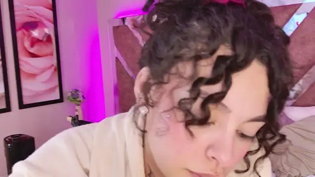 KatherineGomez élő XXX-chatje