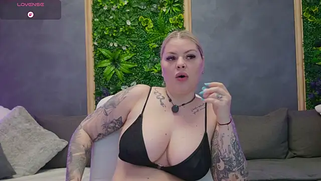 Issa_Jo Chat XXX live