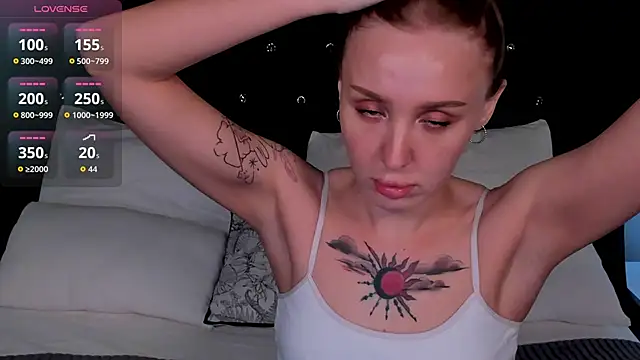 LianaFord's Live XXX Chat