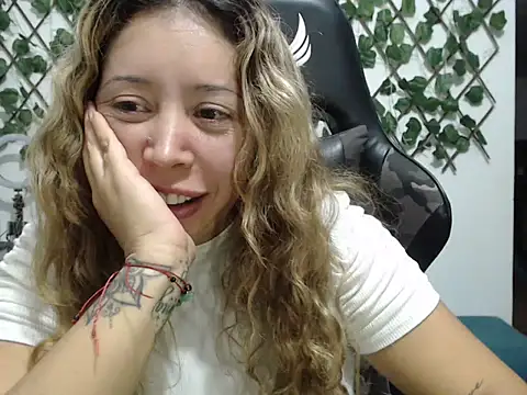 XXX chat uživo modela jeiana4u