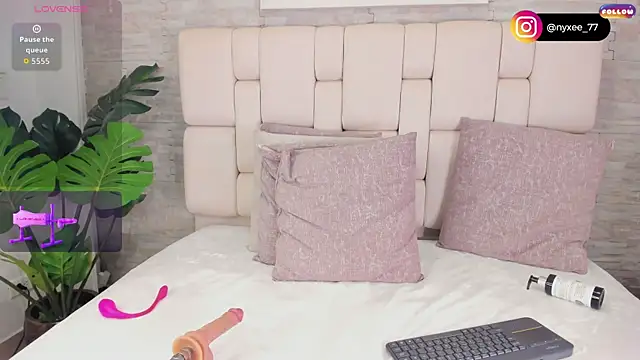 XXX chat uživo modela Nyxee_