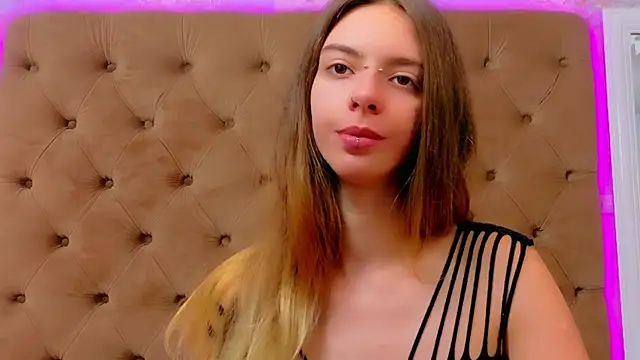 XXX chat uživo modela CoraVex
