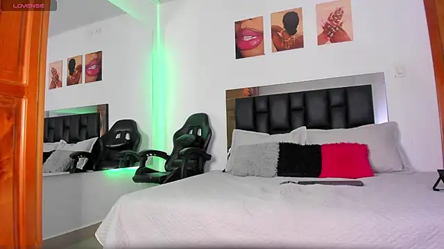 MaxPower003 Adlı Modelin Canlı XXX Sohbeti