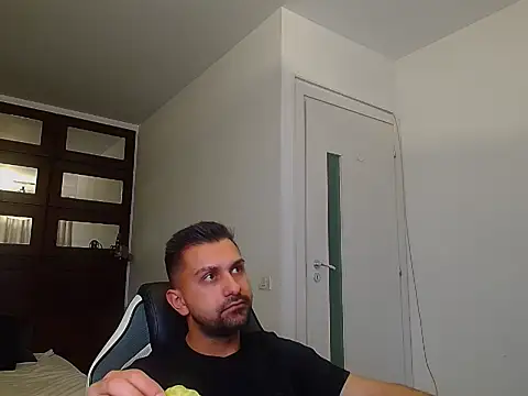 Chat XXX en directo de BryceReign