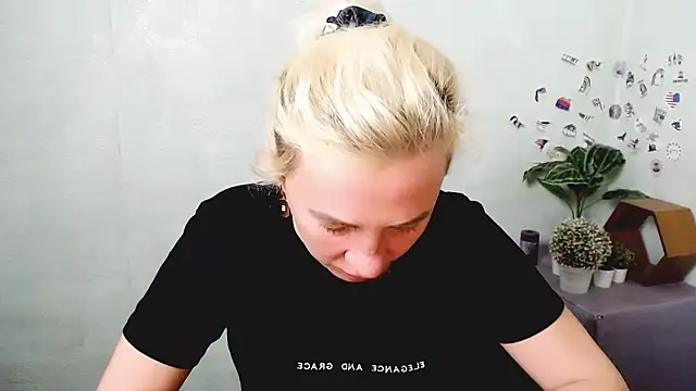 Czat XXX na żywo – EmmaCat_