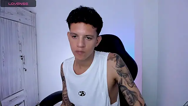 tylernova Chat XXX in diretta
