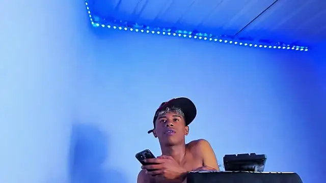Webkamerová show yoendris_boy