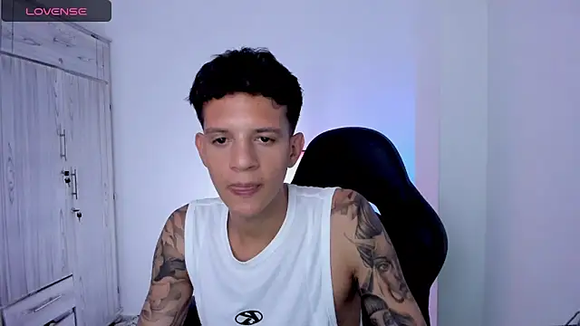 tylernova 라이브 XXX 채팅