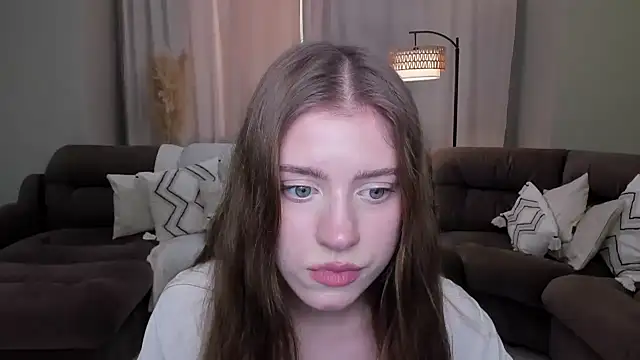 Erica_Kiss Adlı Modelin Canlı XXX Sohbeti