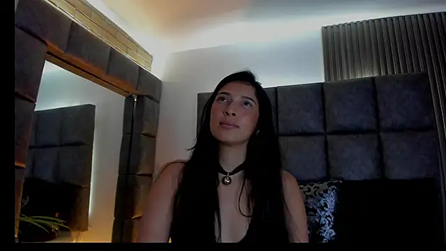Chat +18 de BrigitteVons ao vivo