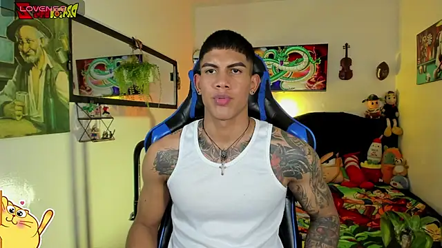 Damian_latinxxx Show in webcam
