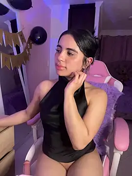 Emily-14 Chat XXX in diretta