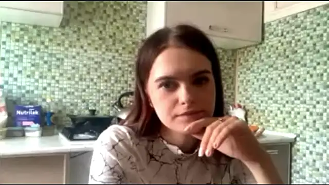 KikiAmino Chat XXX in diretta