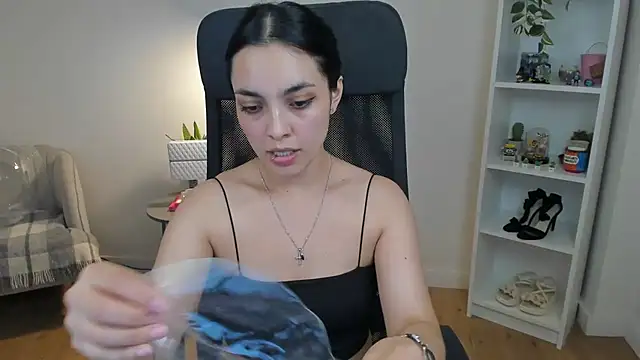 _BellaEvans_ Live XXX Chat