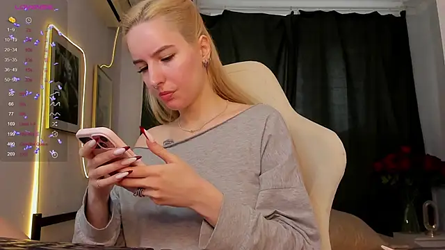 Chat XXX Live Fire_moth