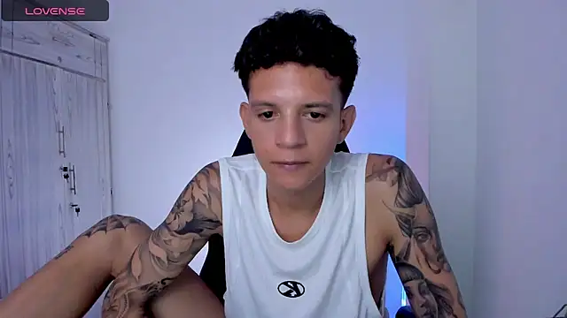 tylernovaのライブXXXチャット