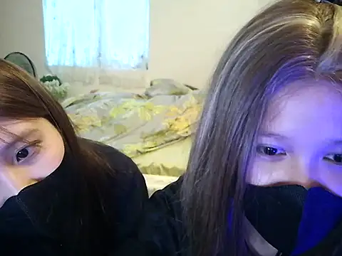maomi_1yi Show Webcam
