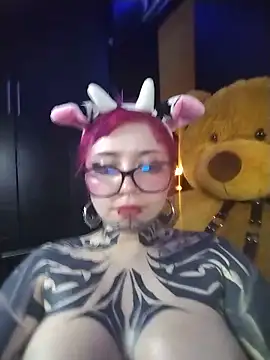 Chatroom XXX en direct de LucyChabs_