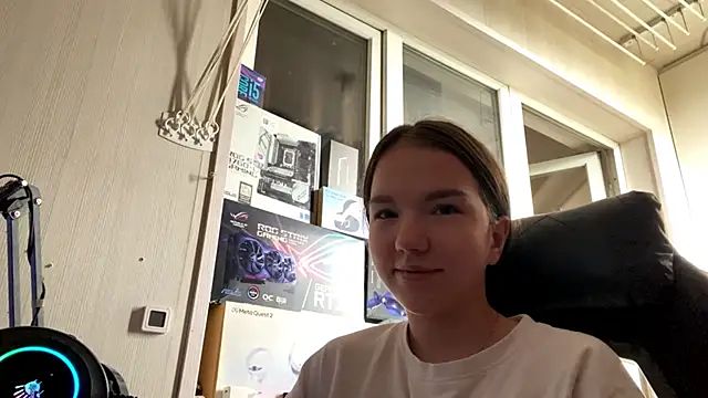 FewerCadre Chat XXX live