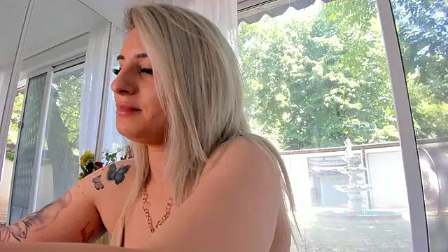 Ella_VeeのライブXXXチャット