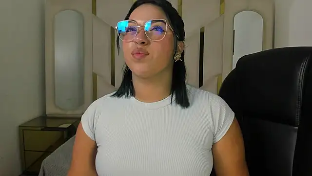 IsabellRodriguez18 Adlı Modelin Canlı XXX Sohbeti