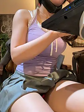 Linh_2004 Chat XXX live