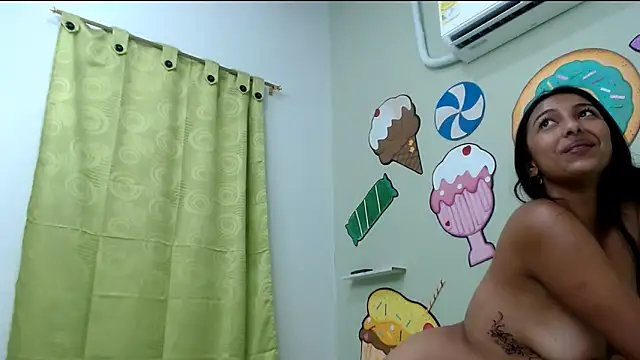 pamelaskiny20's Live XXX Chat