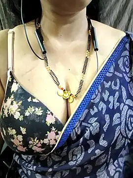 bhuvana_555's Live XXX Chat