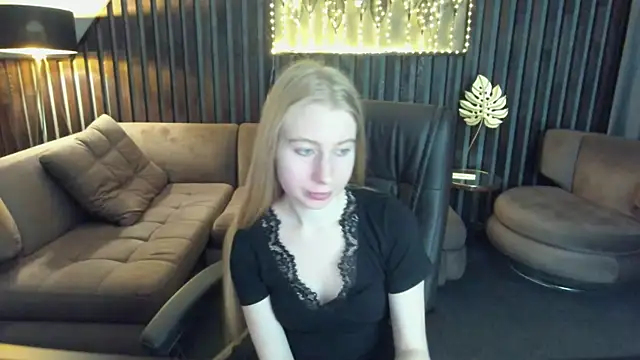Alina_Blonde Webcam Show