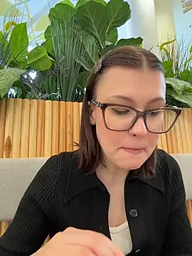 Chat +18 de RinaCat ao vivo