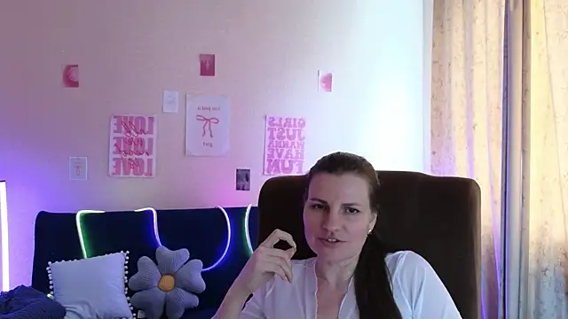 Mirabelle_Velvet 网络视讯表演