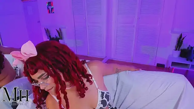 MizzHell Adlı Modelin Canlı XXX Sohbeti