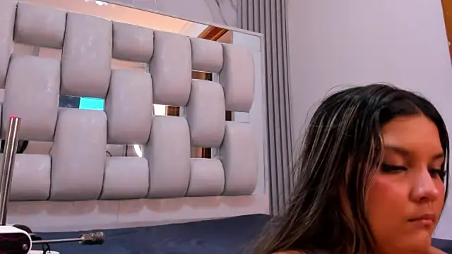Chat +18 de Wonderkloe_ ao vivo