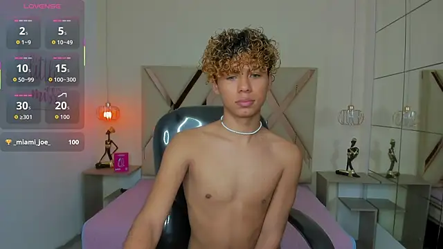 Show de Anyelo_Twink na webcam