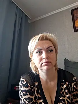 SylvieGold453: απευθείας συνομιλία ΧΧΧ